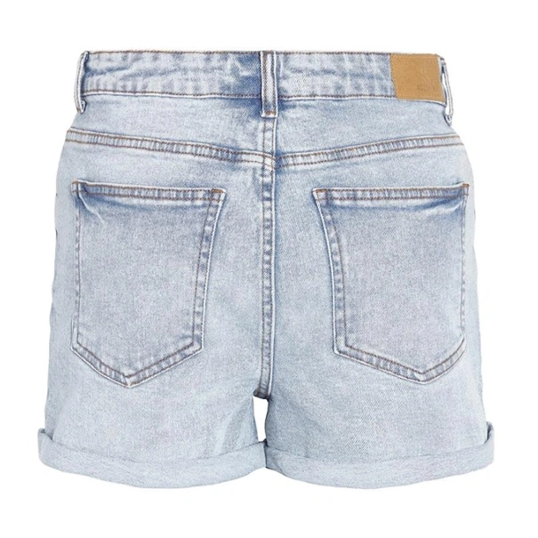 SHORT NOISY MAY